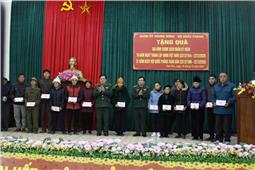 Đoàn công tác của Quân ủy Trung ương, Bộ Quốc phòng thăm, tặng quà gia đình chính sách tại Nguyên Bình, Cao Bằng